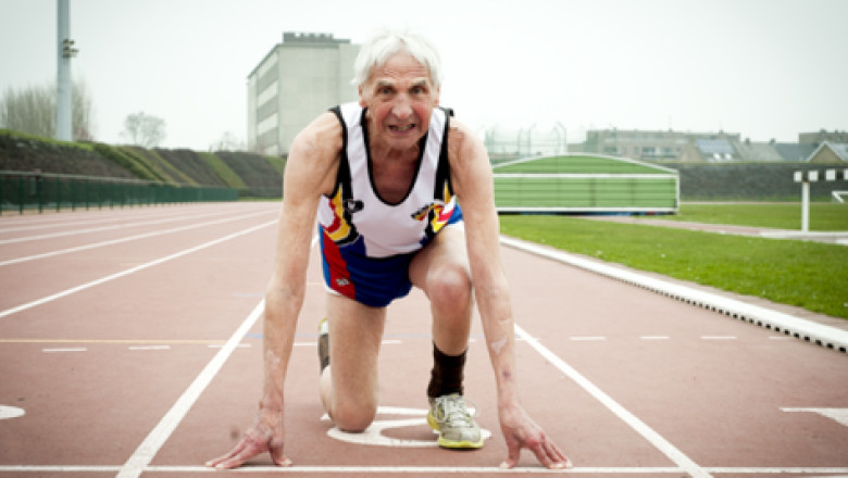 VIDEO. Sportul nu are varsta. Doi batrani de 95 de ani s-au intrecut intr-o cursa de 60 metri Imagine