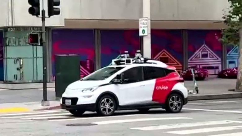 VIDEO. Taxiurile autonome, imprevizibile, creeaza haos in SUA: Eram intr-o intersectie, nu stia ce sa faca si pur si simplu s-a oprit Imagine