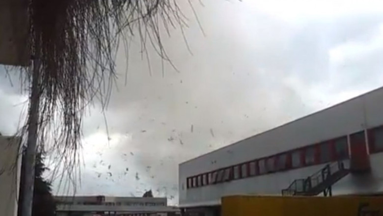 VIDEO. Tornada in nordul Italiei. Mai multe persoane au fost ranite si zeci de cladiri avariate Imagine