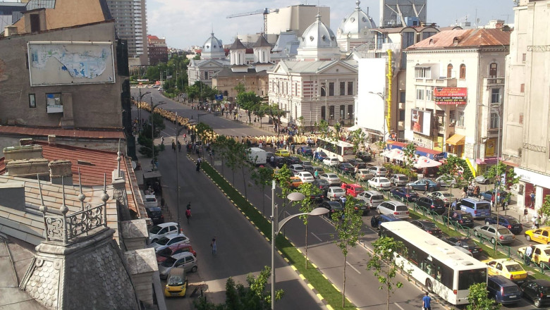 VIDEO. Traficul din Bucuresti, dat peste cap mai rau ca de obicei Imagine