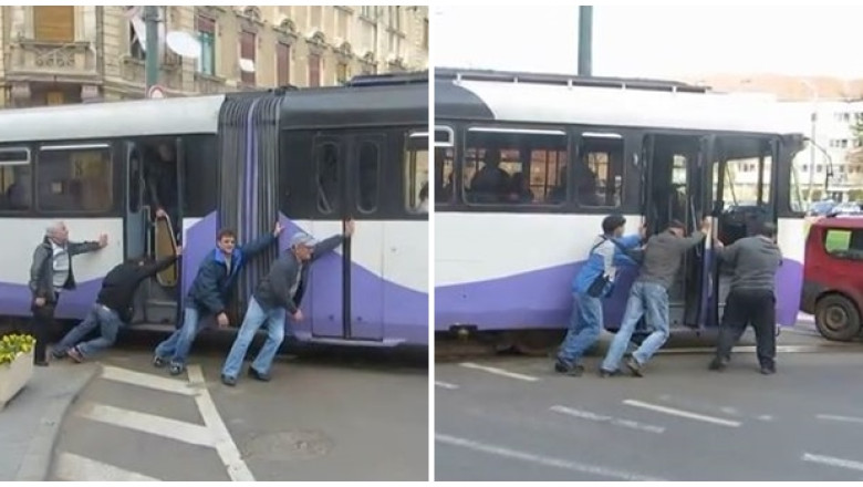 VIDEO. Transport in comun de rasu'-plansu' la Timisoara: calatorii s-au dat jos sa impinga tramvaiul Imagine