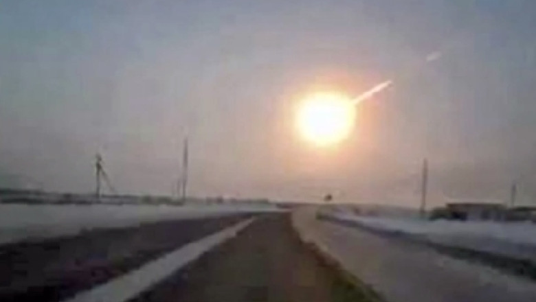 VIDEO Trecerea unui meteorit, filmata in Canada. Corpul cosmic a iluminat pentru cateva secunde Noua Scotie in plina noapte Imagine