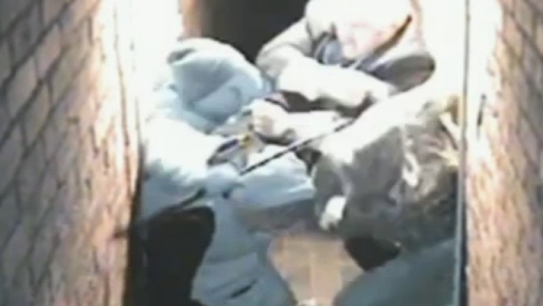 VIDEO. Trei hoti, pusi pe fuga de un batranel Imagine