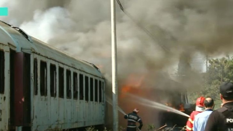 VIDEO. Tren in flacari, calatori evacuati Imagine