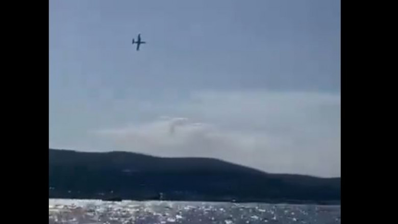VIDEO Un avion s-a prabusit in mare in timpul unui spectacol aviatic, in Franta. Momentul impactului Imagine