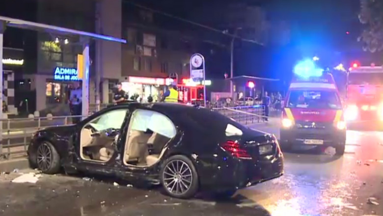 VIDEO. Un barbat a murit dupa ce a lovit cu masina un refugiu de tramvai din capitala Imagine