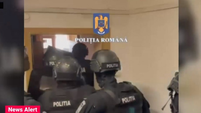 VIDEO Un barbat baricadat in casa a atacat cu maceta mascatii care au intrat peste el Imagine