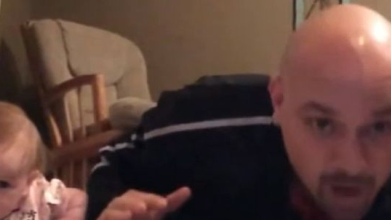 VIDEO. Un bebelus, profesor de gimnastica Imagine