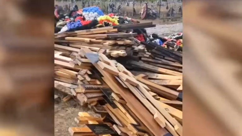 VIDEO Un cimitir al mercenarilor Wagner a fost distrus cu buldozerele. „Pe aceasta alee erau morminte. Totul a fost demolat” Imagine