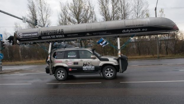 VIDEO. Un inginer din Estonia face inconjurul lumii cu o masina amfibie Imagine