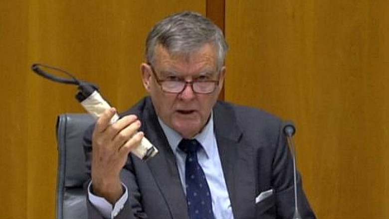 VIDEO Un parlamentar introduce o bomba falsa in legislativul australian. Scopul sau: sa demonstreze ineficacitatea filtrelor de securitate Imagine