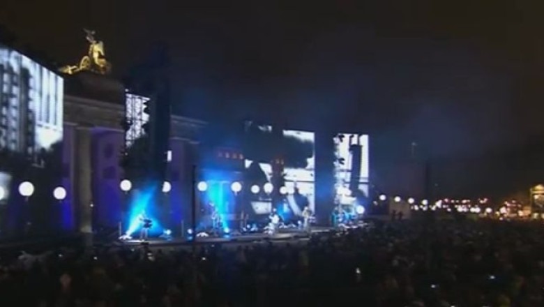 VIDEO. Un sfert de secol de la caderea Zidului Berlinului. Zeci de mii de oameni au participat la ceremoniile din capitala Germaniei Imagine