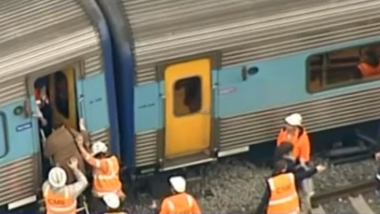 VIDEO. Un tren cu 200 de pasageri a deraiat in Australia Imagine
