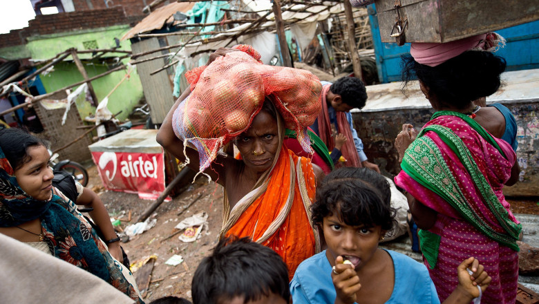 VIDEO. Urmarile ciclonului Phailin: 14 morti, jumatate de milion de persoane evacuate Imagine