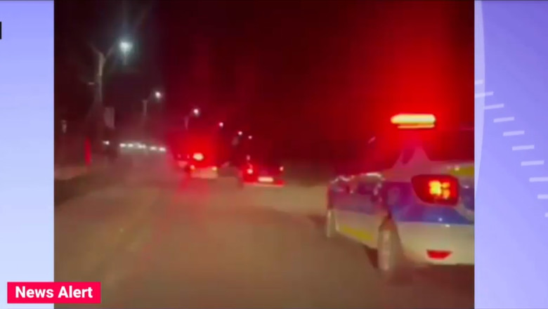 VIDEO. Urmarire ca in filme in trafic. Un sofer de 18 ani, baut si fara permis, a intrat intr-o masina de politie si a fugit in padure Imagine