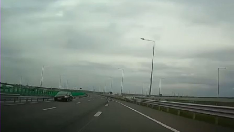 VIDEO Urmarire cu politia pe podul de la Braila, dupa ce un sofer in varsta de 64 de ani a intrat pe contrasens Imagine