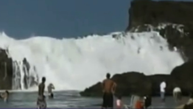 VIDEO. Valuri uriase pe o plaja din Puerto Rico Imagine