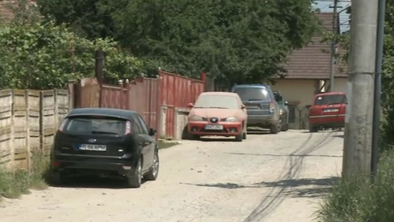 Vile de lux pe strazi din pamant. 175 din cele 700 de strazi ale Sibiului nu au fost niciodata asfaltate Imagine
