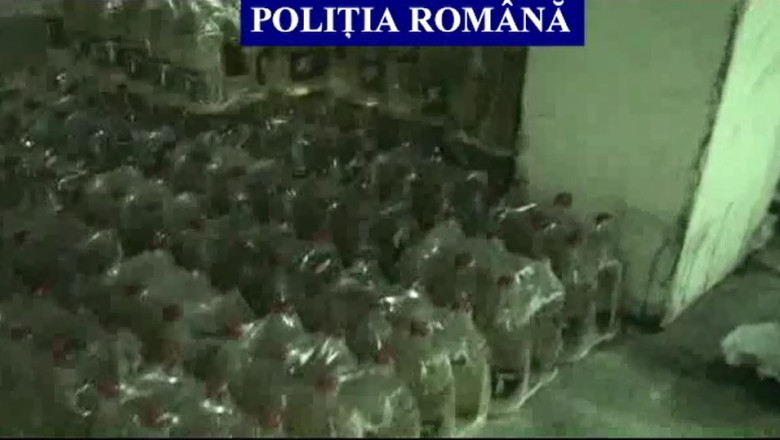 Vin contrafacut. 30.000 de litri de vin fabricati clandestin, in Mihai Viteazu Imagine