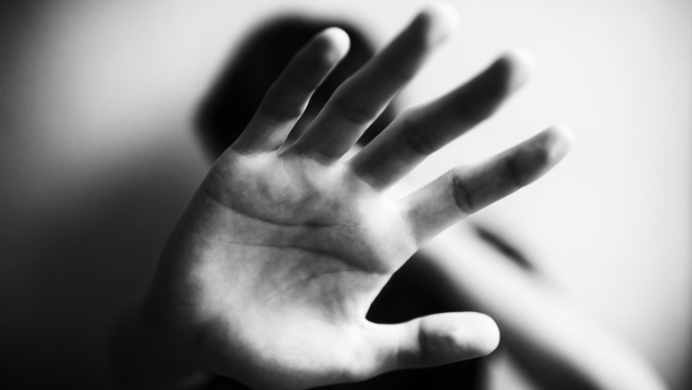 Violenta domestica a devenit infractiune in Kazahstan. Parintii care isi lovesc copiii vor face inchisoare Imagine
