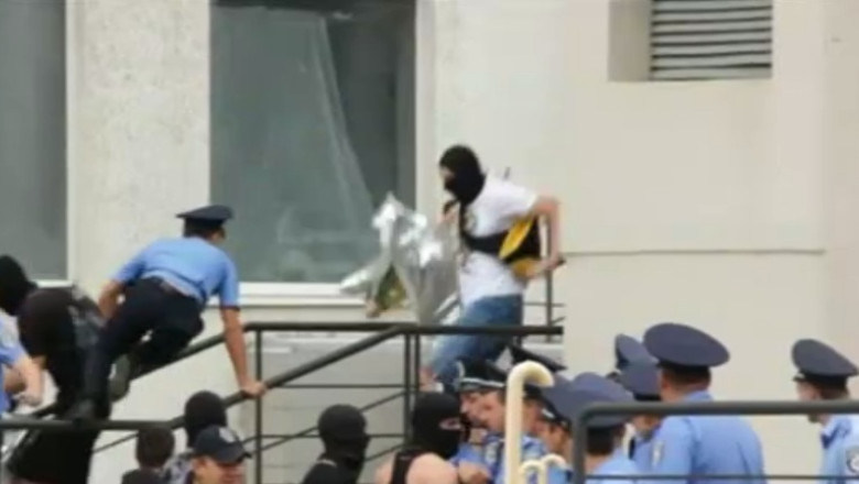 Violente in fata Consulatului Rusiei la Odessa Imagine