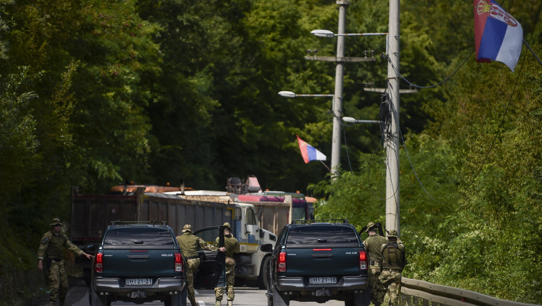 Violente in Kosovo. Un membru al Fortelor de Securitate a fost arestat dupa ce a impuscat doi tineri sarbi Imagine