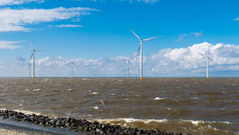 Virgil Popescu: Romania este interesata de producerea de energie eoliana offshore Imagine