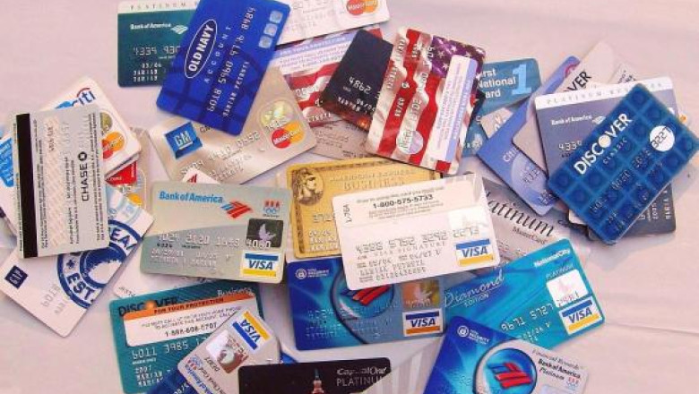 Visa si MasterCard au oprit serviciile pentru clientii bancilor rusesti, in urma sanctiunilor SUA Imagine