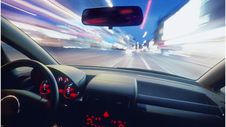 Viteza incredibila pe sosele. Doi soferi au fost prinsi de radar in timp ce goneau cu 201 km/ora Imagine