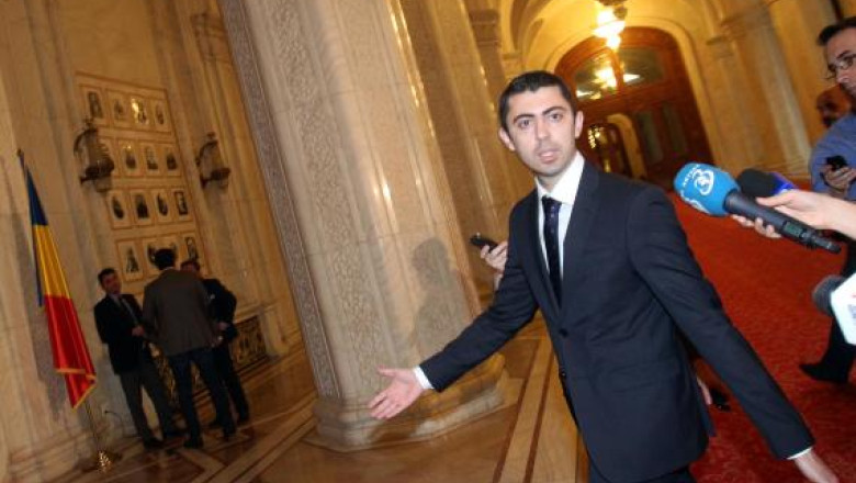 Vlad Cosma, pus sub control judiciar. Deputatul PSD nu are voie sa comunice cu tatal sau Imagine