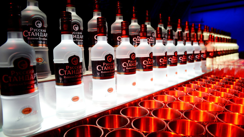 Vladimir Putin cere guvernului sa reduca pretul la votca Imagine