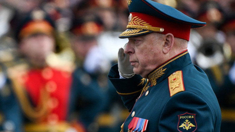Vladimir Putin l-a demis pe comandantul Fortelor terestre ale armatei ruse. Cine este generalul Oleg Saliukov Imagine