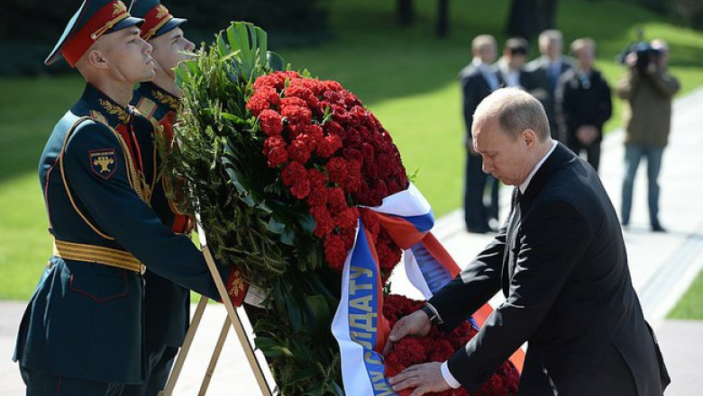 Vladimir Putin sarbatoreste Ziua Victoriei in Sevastopol. Popularitatea presedintelui rus a urcat la 82% Imagine