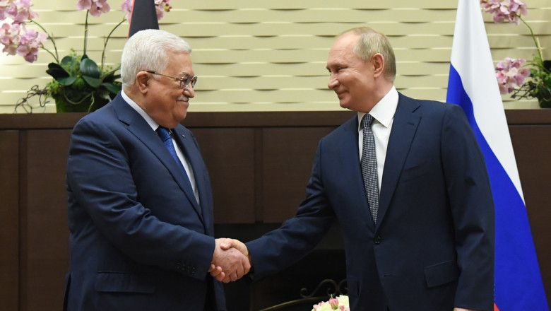 Vladimir Putin se intalneste marti cu presedintele palestinian, Mahmoud Abbas, la Moscova Imagine
