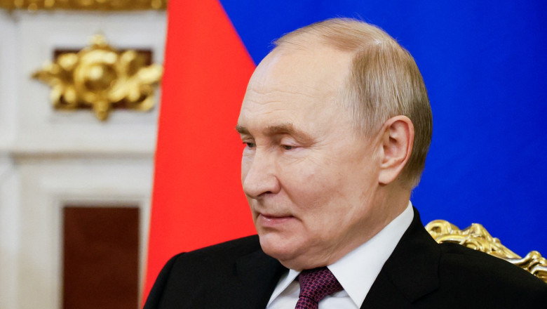 Vladimir Putin sustine ca cetateni francezi lupta „alaturi de Rusia” Imagine