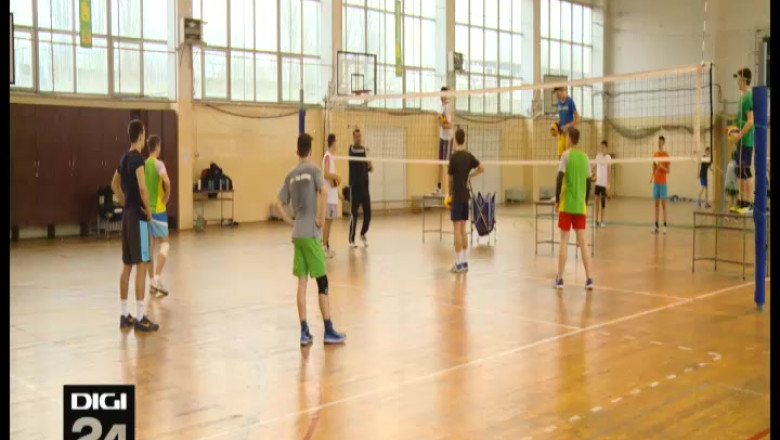 VOLEI. Doi oradeni s-au calificat, in premiera, cu juniorii Romaniei la CE de volei Imagine