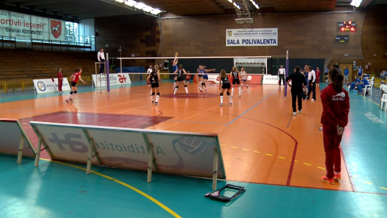 VOLEI FEMININ. Duel cu vicecampioana Imagine