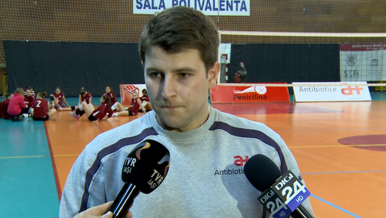 VOLEI FEMININ. Intalnire decisiva pentru play-off Imagine