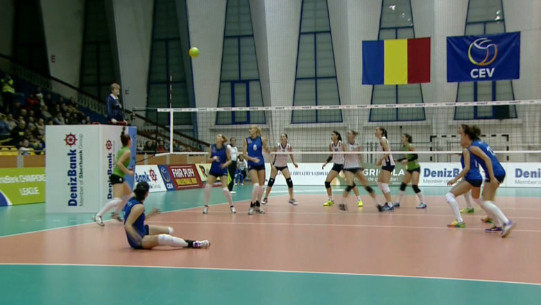 VOLEI FEMININ. Vor prima victorie in Liga Campionilor Imagine