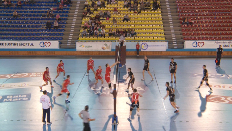 VOLEI MASCULIN. Infrangere in trei seturi Imagine