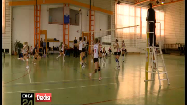 VOLEI. Prima infrangere pe propriul teren. Voleibalistele de la CSU Oradea, invinse de U Cluj cu 0-3 Imagine