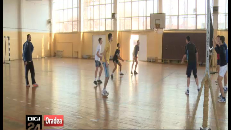 VOLEI. Victorie la debut. Voleibalistii oradeni au trecut la pas de Campia Turzii Imagine