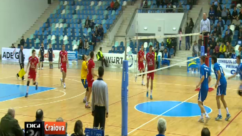 Voleibalistii craioveni au obtinut victoria intr-o ora de joc Imagine