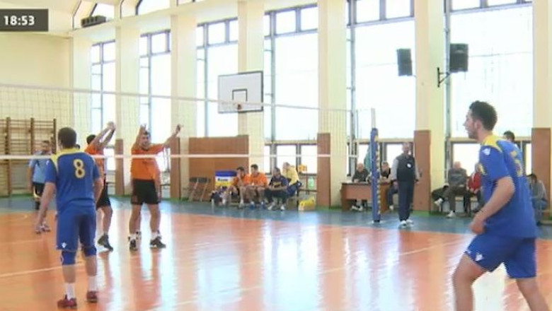 Voleibalistii de la Universitatea Timisoara: tur perfect in ignoranta unui oras Imagine