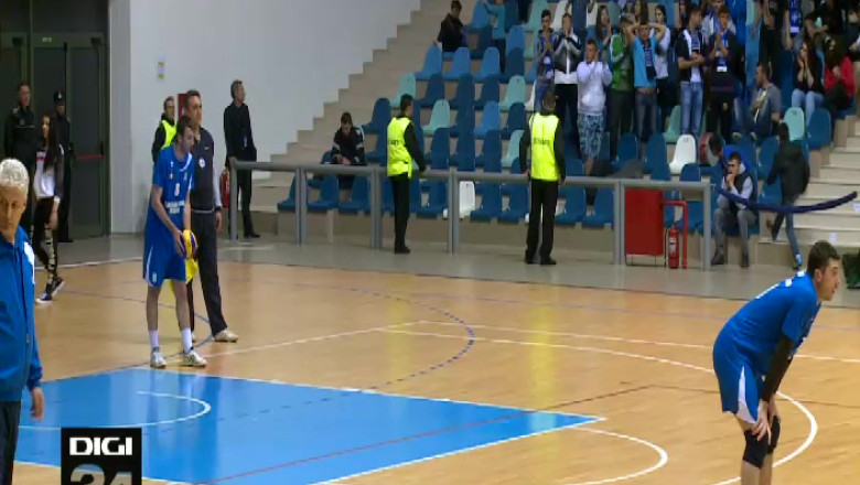 Voleibalistii, de nerecunoscut. Craiova a pierdut primele doua jocuri cu Dinamo in finala mica Imagine