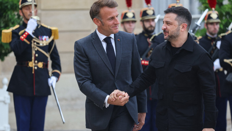 Volodimir Zelenski a ajuns la Paris, unde va discuta cu liderii UE din „Coalitia Vointei”. Participantii il vor suna si pe Donald Trump Imagine