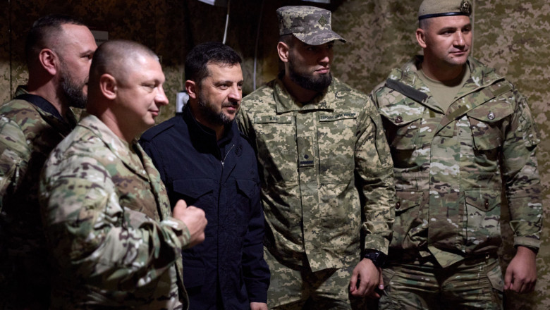 Volodimir Zelenski a vizitat frontul din regiunea Donetk: „160 de kilometri patrati recuperati. Zadarnicim toate planurile Rusiei” Imagine