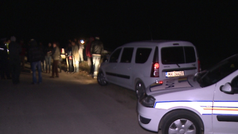 Vor sa interzica traficul greu. Localnicii din Sibioara spun ca din cauza tepidatiilor le crapa casele Imagine