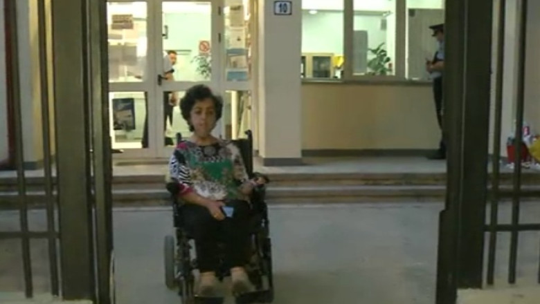 Vot oprit in fata sectiei pentru o cercetatoare in biofizica Imagine