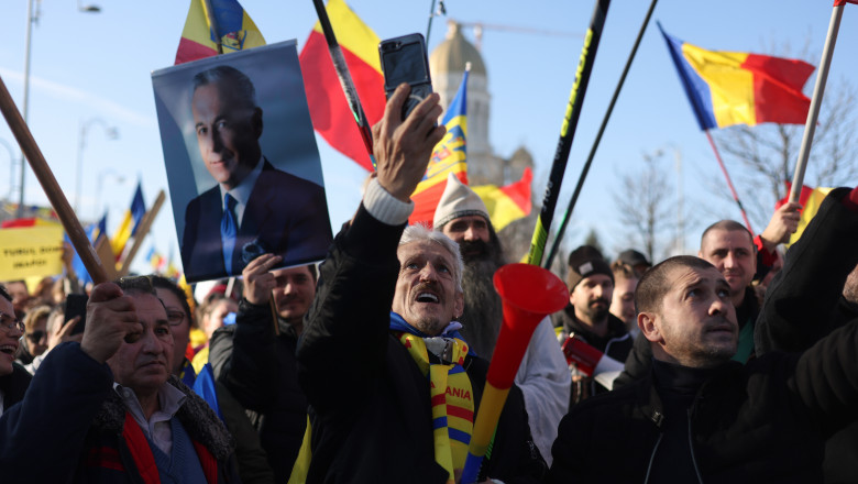 „Votam Curatenie Generala”. Metoda prin care sustinatorii lui Calin Georgescu vor sa evite noile reguli electorale impuse de Guvern Imagine